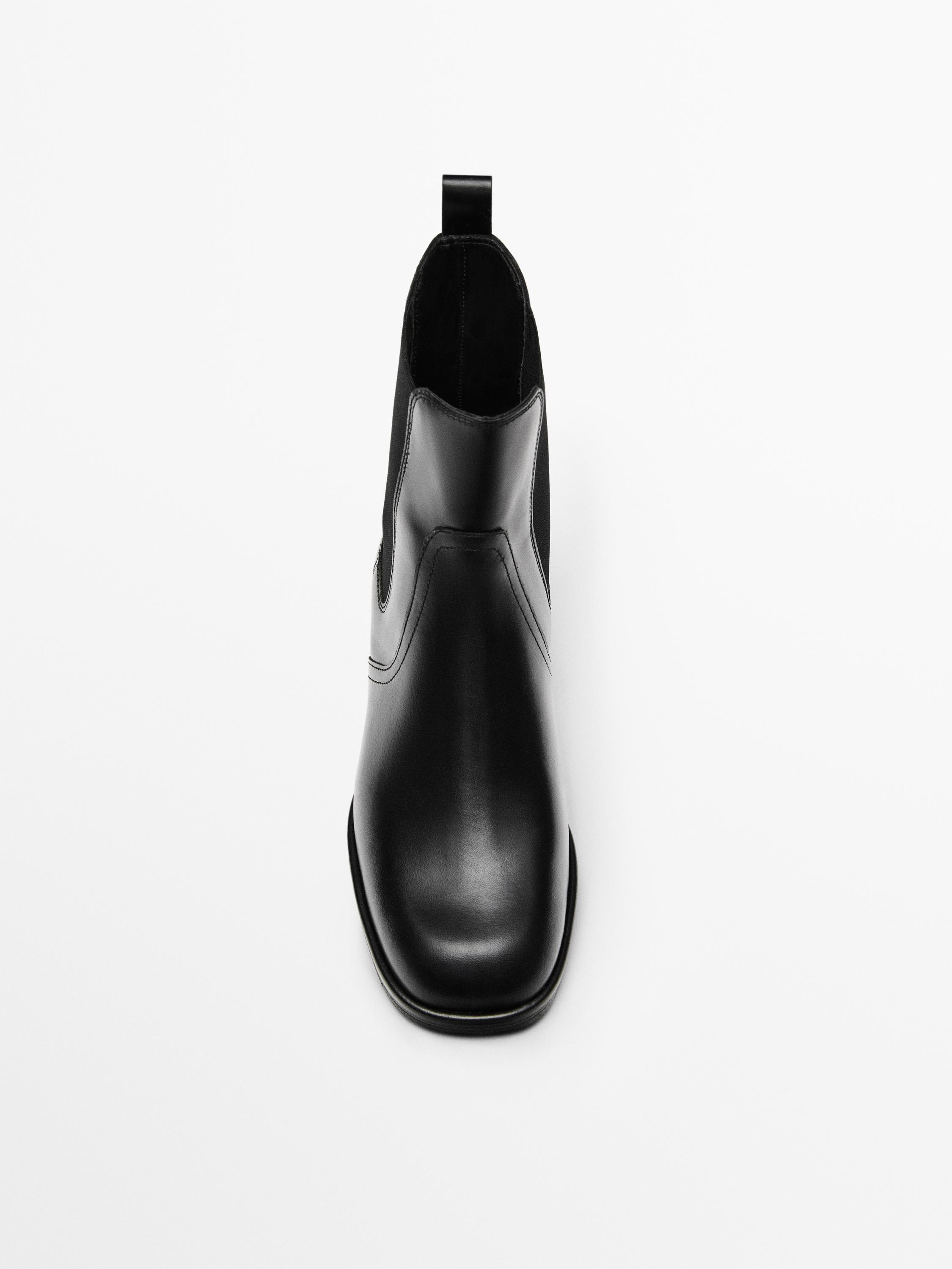 Flat leather ankle boots